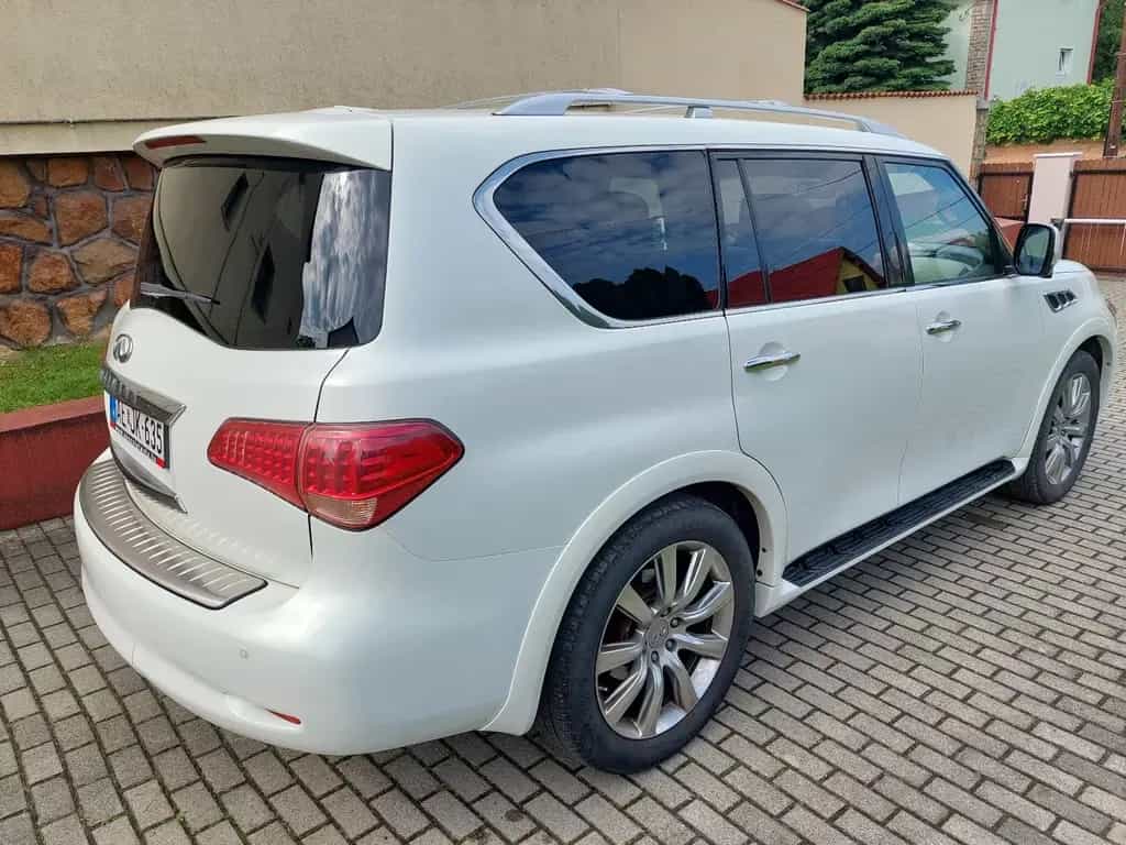 Infiniti QX56 02/2011-photo-5