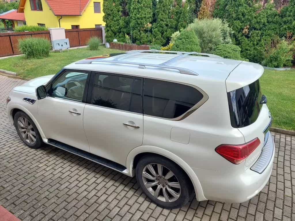 Infiniti QX56 02/2011-photo-7
