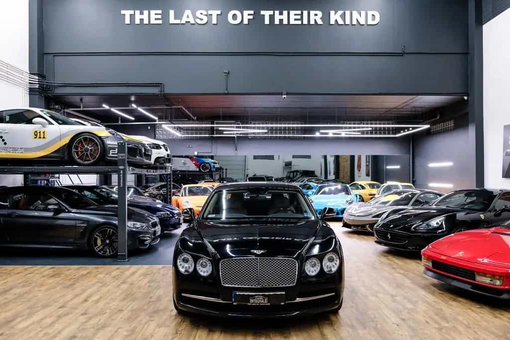 Bentley Continental Flying Spur W12 11/2014-photo-1