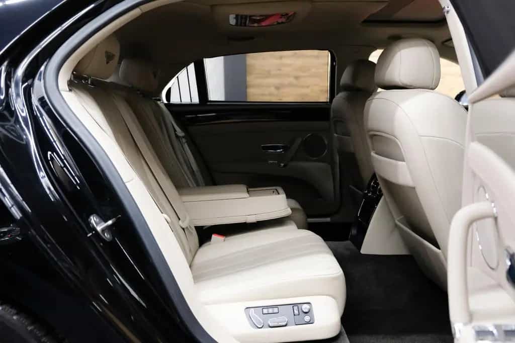 Bentley Continental Flying Spur W12 11/2014-photo-11