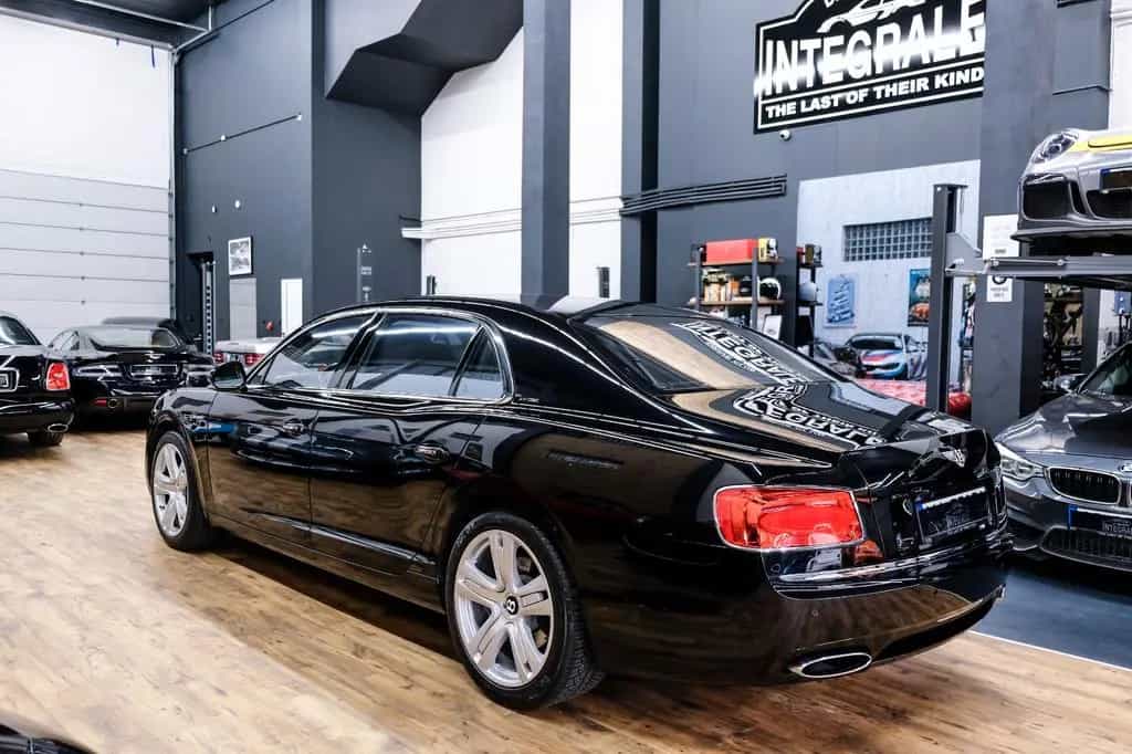 Bentley Continental Flying Spur W12 11/2014-photo-5