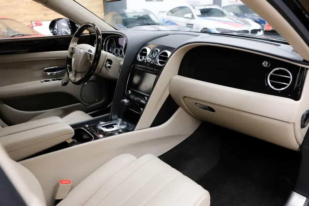 Bentley Continental Flying Spur W12 11/2014-photo-9