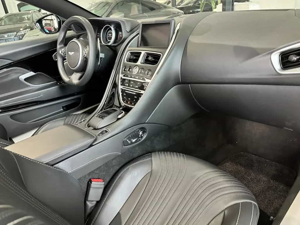 Aston Martin DB11 4.0 V8 Volante Cabrio *Tech Pack+,Serv. neu 05/2020-photo-9