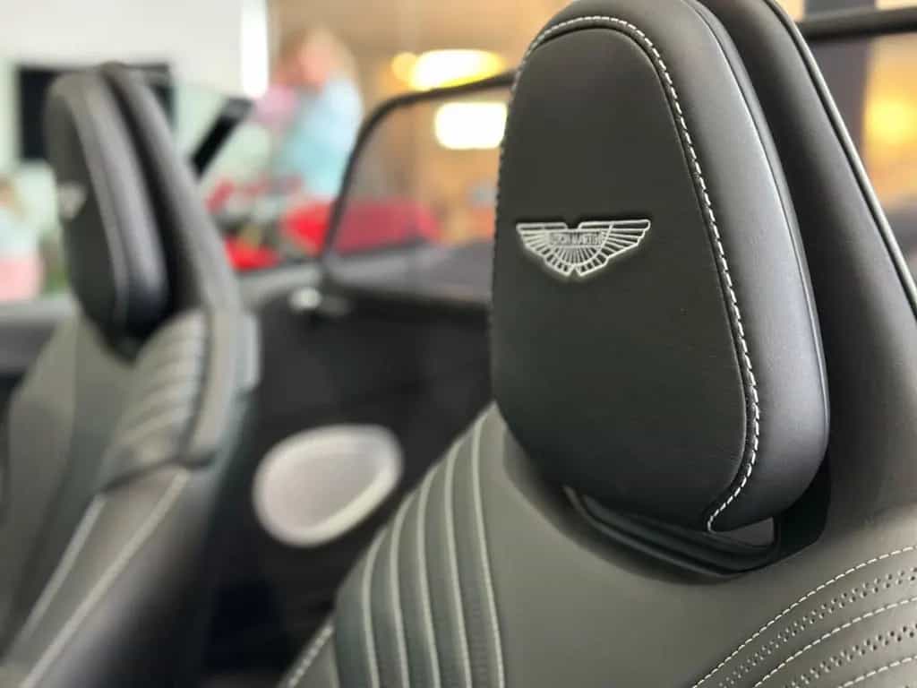 Aston Martin DB11 4.0 V8 Volante Cabrio *Tech Pack+,Serv. neu 05/2020-photo-29