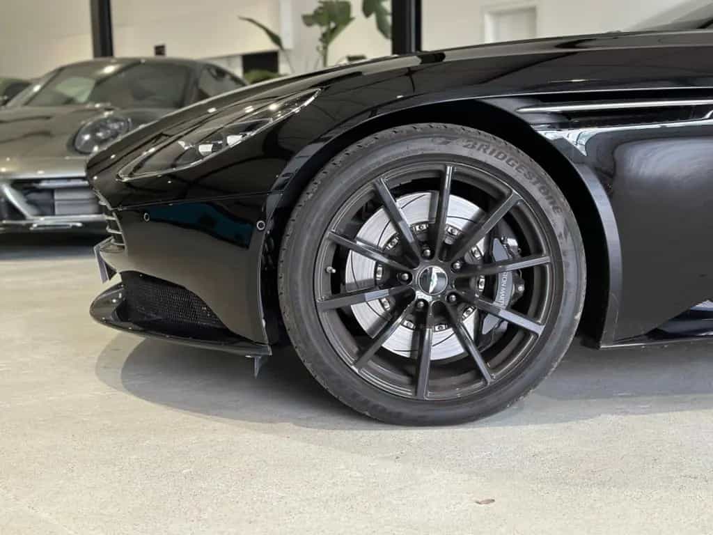 Aston Martin DB11 4.0 V8 Volante Cabrio *Tech Pack+,Serv. neu 05/2020-photo-5