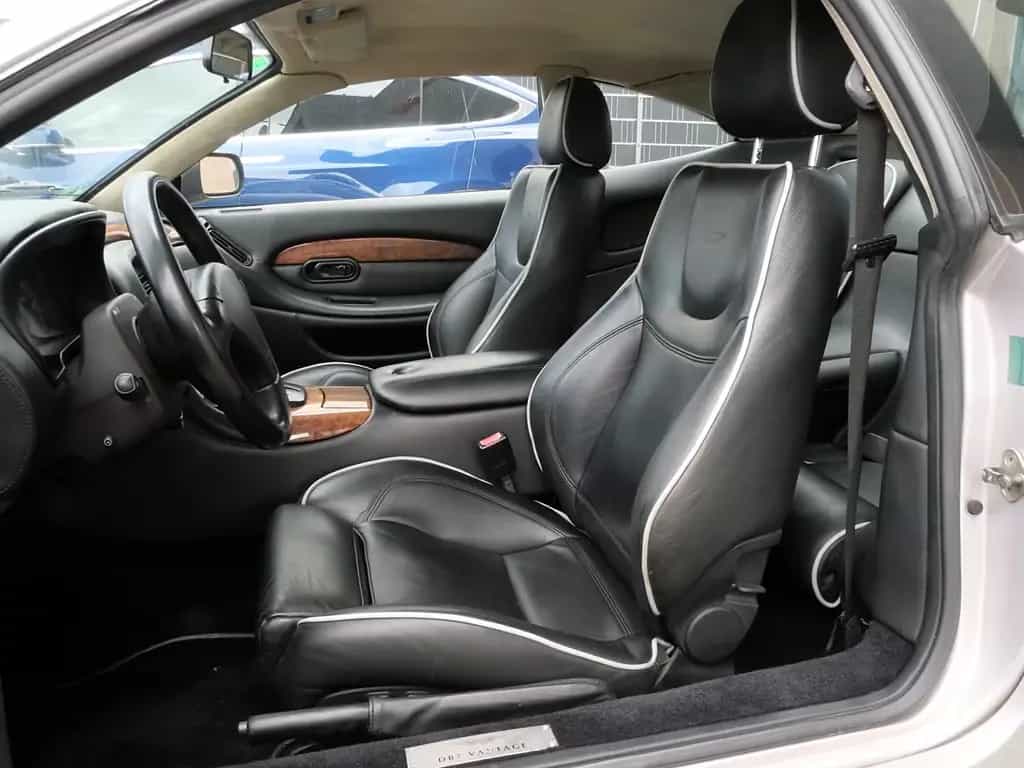 Aston Martin DB7 Vantage Coupe V12 aus 2. Hand 06/2001-photo-11