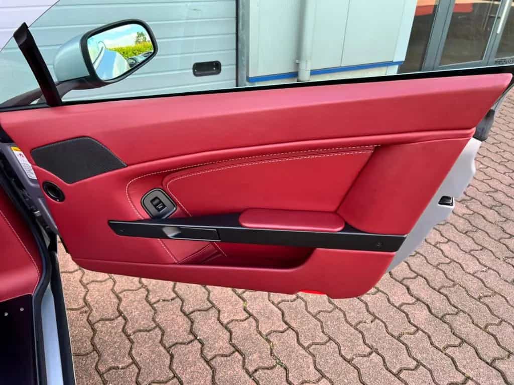 Aston Martin V8 Vantage ROADSTAR 4.3L SPORTSHIFT/LEATHER RED 07/2007-photo-23