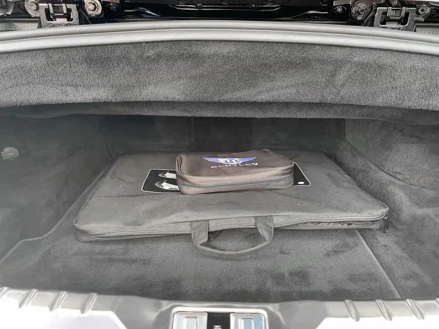 Bentley New Continental GTC V8 Azure 05/2024-photo-9