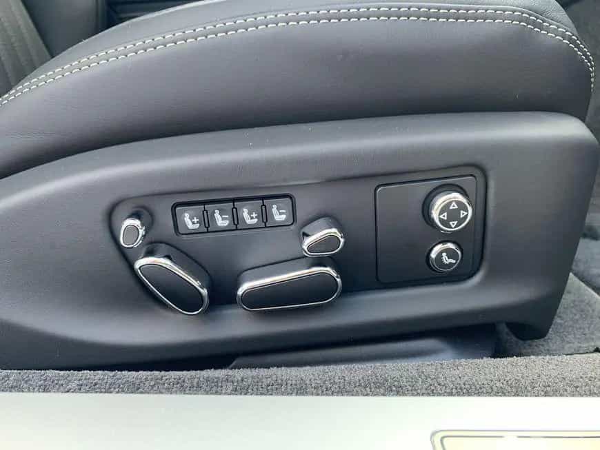 Bentley New Continental GTC V8 Azure 05/2024-photo-21