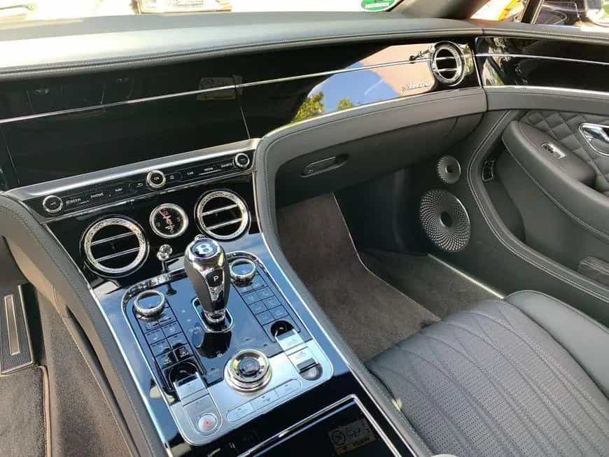 Bentley New Continental GTC V8 Azure 05/2024-photo-25