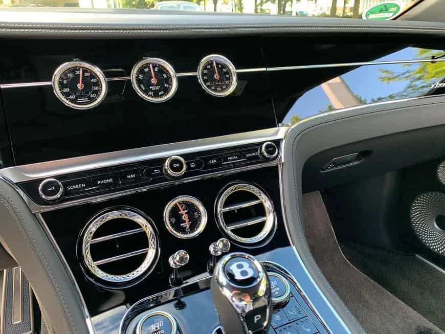 Bentley New Continental GTC V8 Azure 05/2024-photo-26