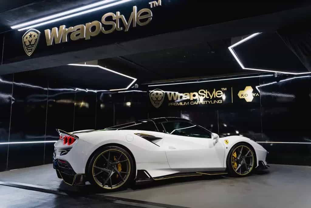 Ferrari F8 Spider MANSORY CARBON SOFTKIT 08/2021-photo-10
