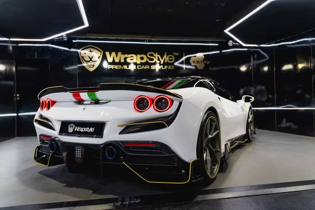 Ferrari F8 Spider MANSORY CARBON SOFTKIT 08/2021-photo-11