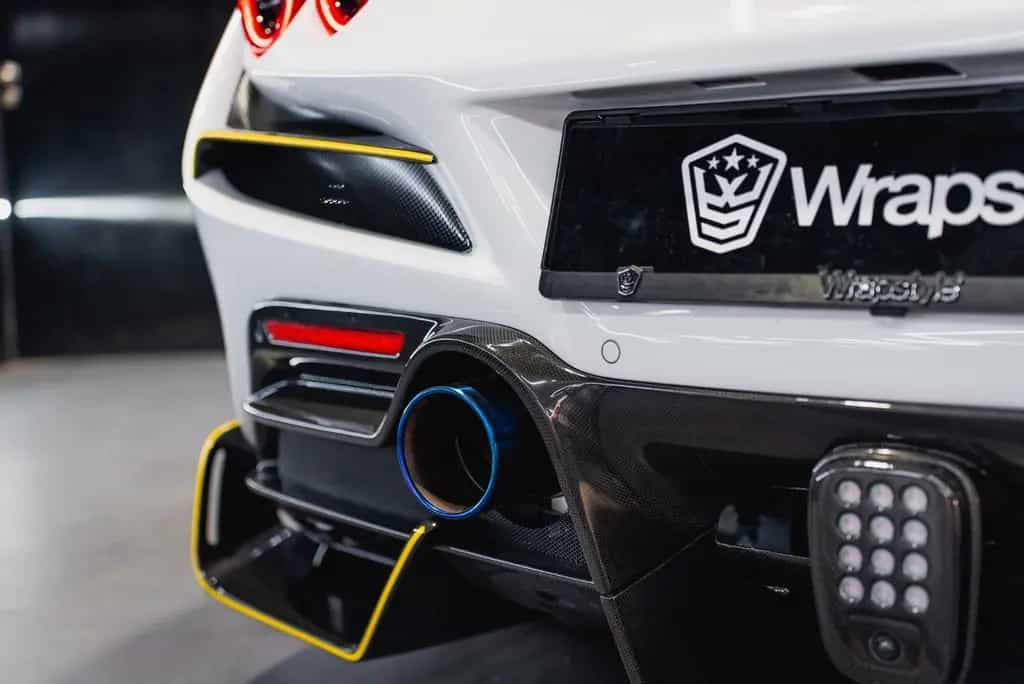 Ferrari F8 Spider MANSORY CARBON SOFTKIT 08/2021-photo-15