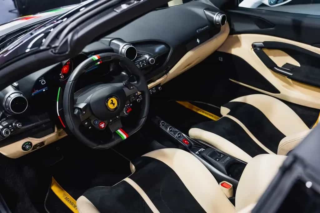Ferrari F8 Spider MANSORY CARBON SOFTKIT 08/2021-photo-26