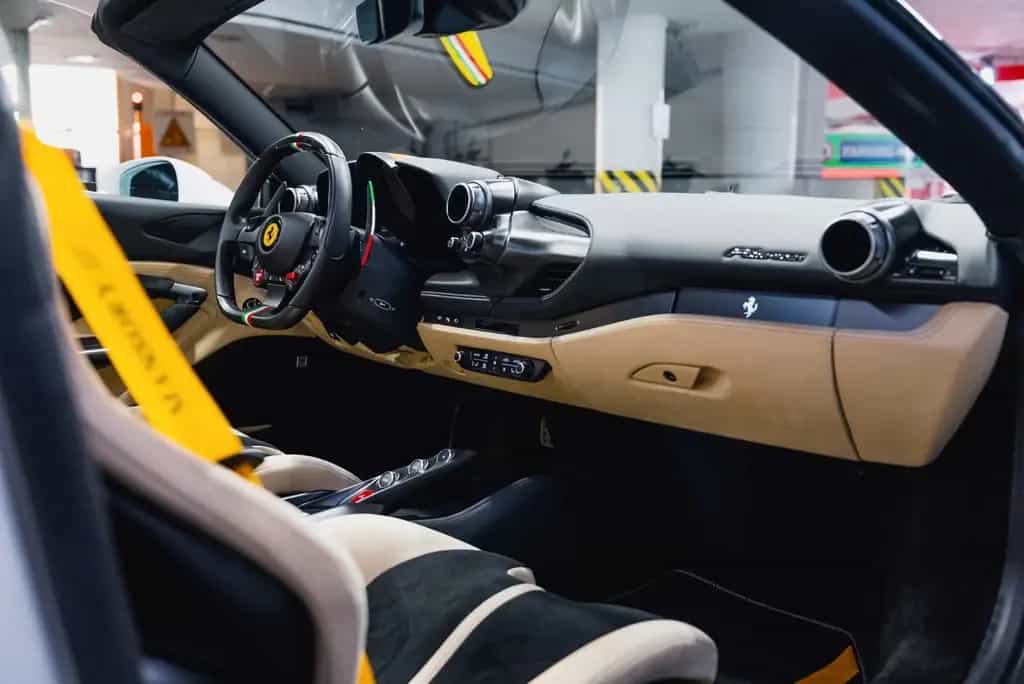 Ferrari F8 Spider MANSORY CARBON SOFTKIT 08/2021-photo-29
