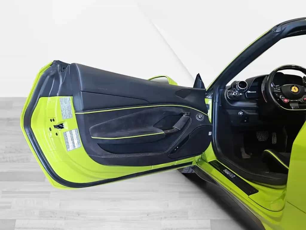 Ferrari F8 Spider FULL CARBON JBL LIFT VERDE GERMOGLIO 07/2022-photo-17