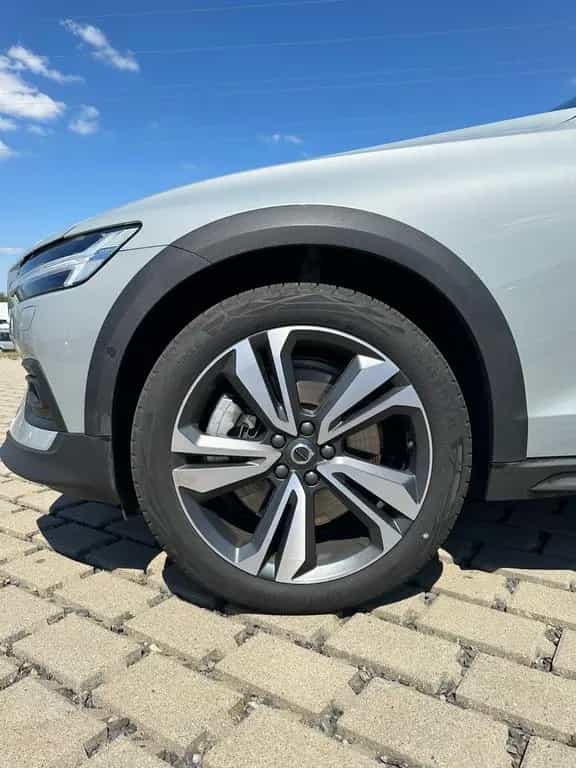 Volvo V60 Cross Country Plus AWD 08/2023-photo-12