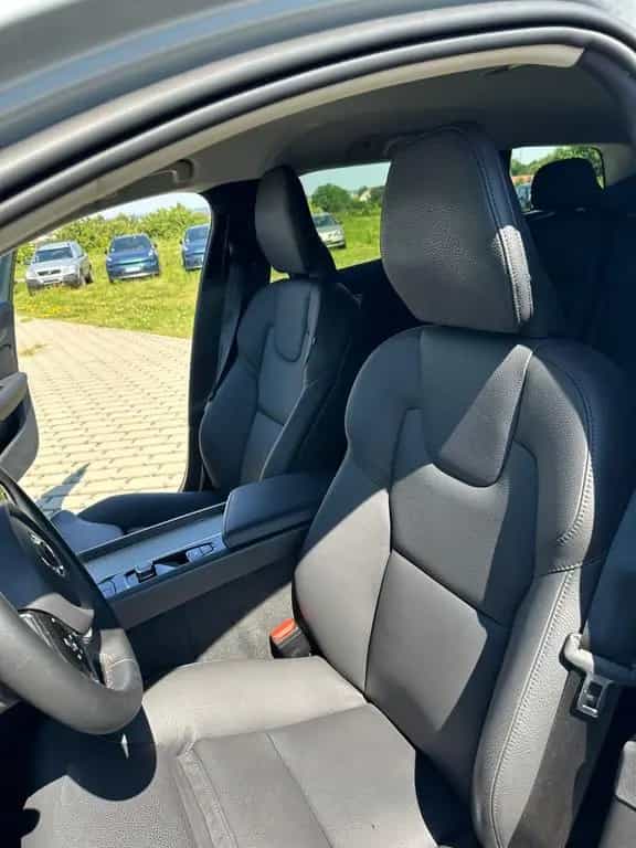 Volvo V60 Cross Country Plus AWD 08/2023-photo-4