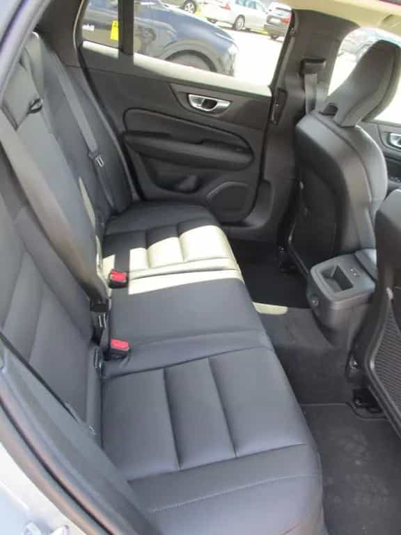 Volvo V60 Cross Country Plus AWD 08/2023-photo-5