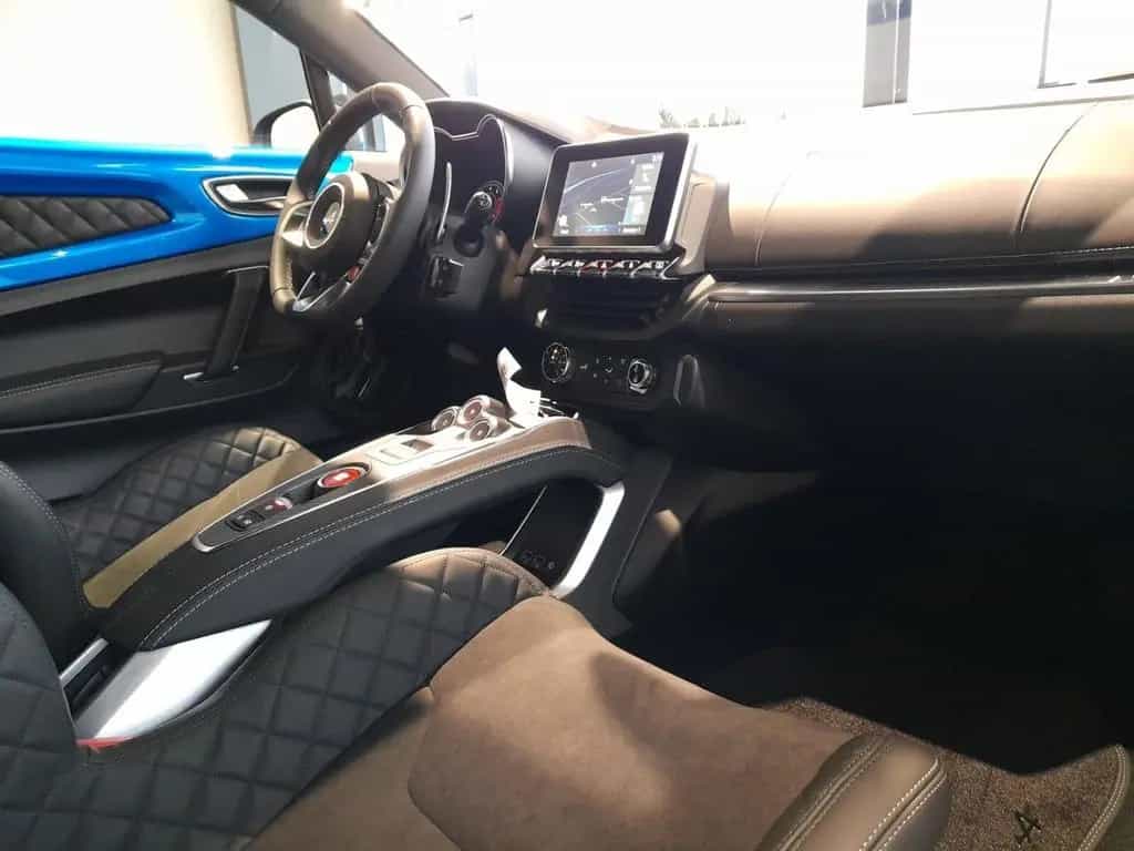 Alpine A110 SportAbgasanlage Einparkhilfe v. +h. Focal 06/2024-photo-10