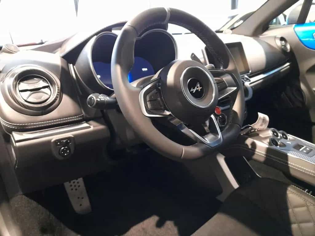 Alpine A110 SportAbgasanlage Einparkhilfe v. +h. Focal 06/2024-photo-9