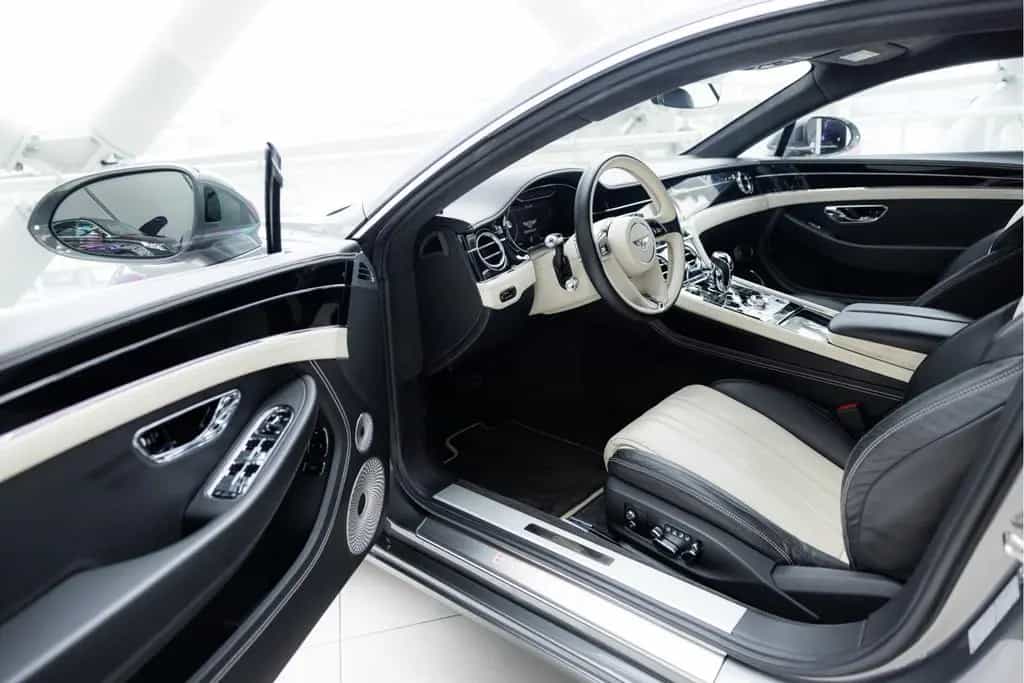 Bentley Continental GT 6.0 W12 | Rotating Display | City 08/2018-photo-2