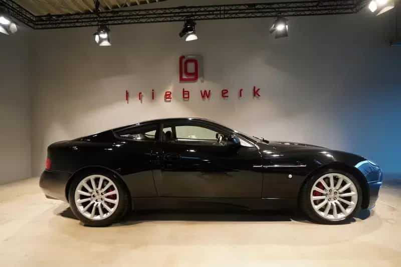 Aston Martin Vanquish V12*ufrei*39tkm*schwarz/schwarz*BRD 02/2004-photo-0