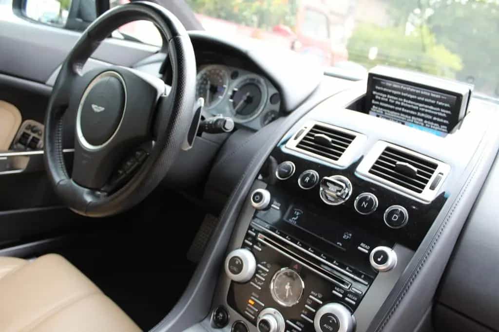 Aston Martin V8 Vantage Roadster 4.7l Sportshift Schön! 02/2012-photo-14