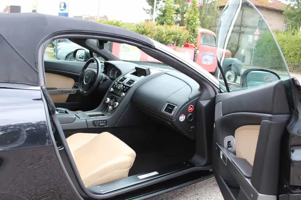 Aston Martin V8 Vantage Roadster 4.7l Sportshift Schön! 02/2012-photo-15
