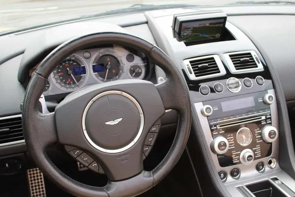 Aston Martin V8 Vantage Roadster 4.7l Sportshift Schön! 02/2012-photo-16