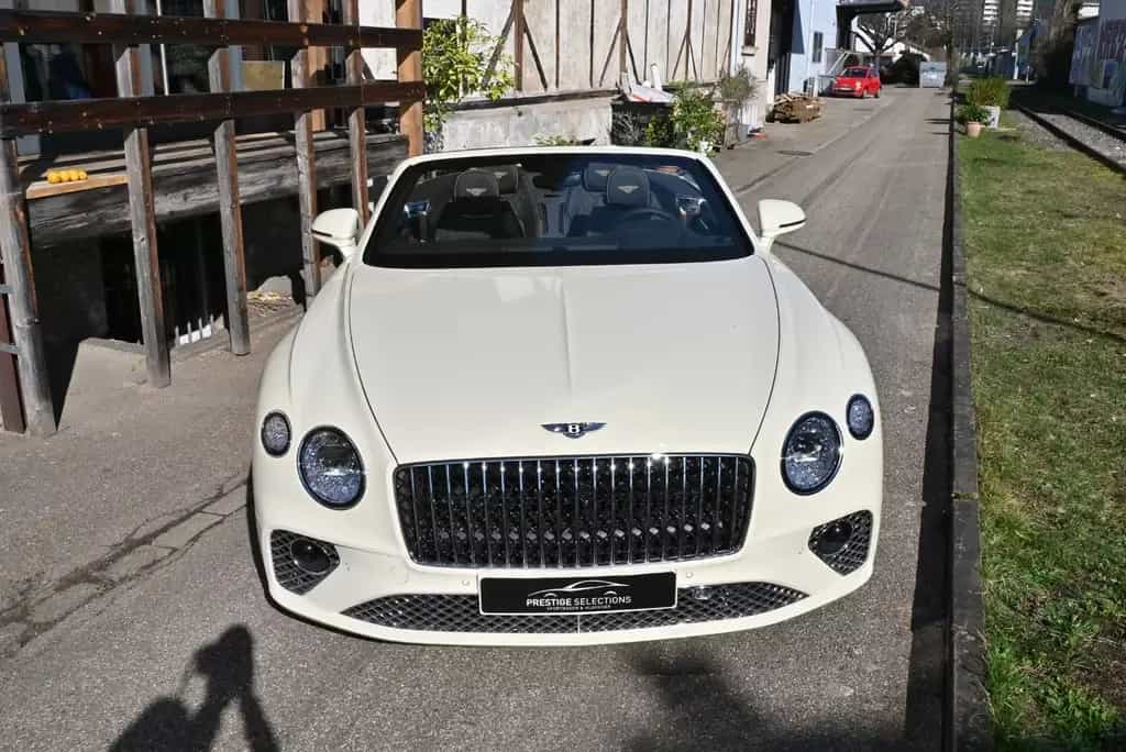 Bentley Continental GTC GTC V8 Azure/Voll!Neuwagen mit TZ!Einzelstück! 06/2024-photo-12