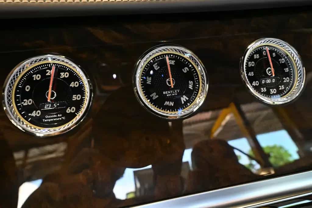 Bentley Continental GTC GTC V8 Azure/Voll!Neuwagen mit TZ!Einzelstück! 06/2024-photo-17