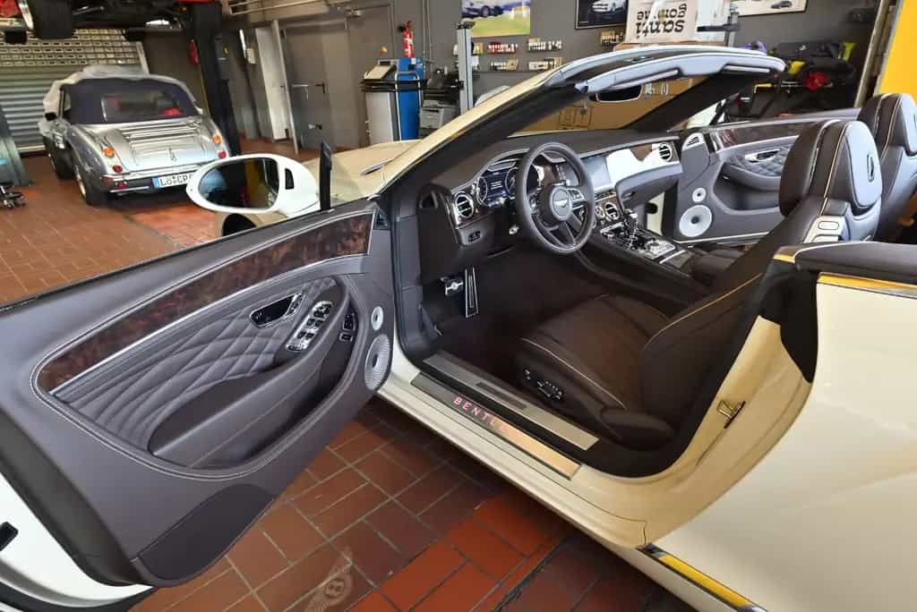Bentley Continental GTC GTC V8 Azure/Voll!Neuwagen mit TZ!Einzelstück! 06/2024-photo-26