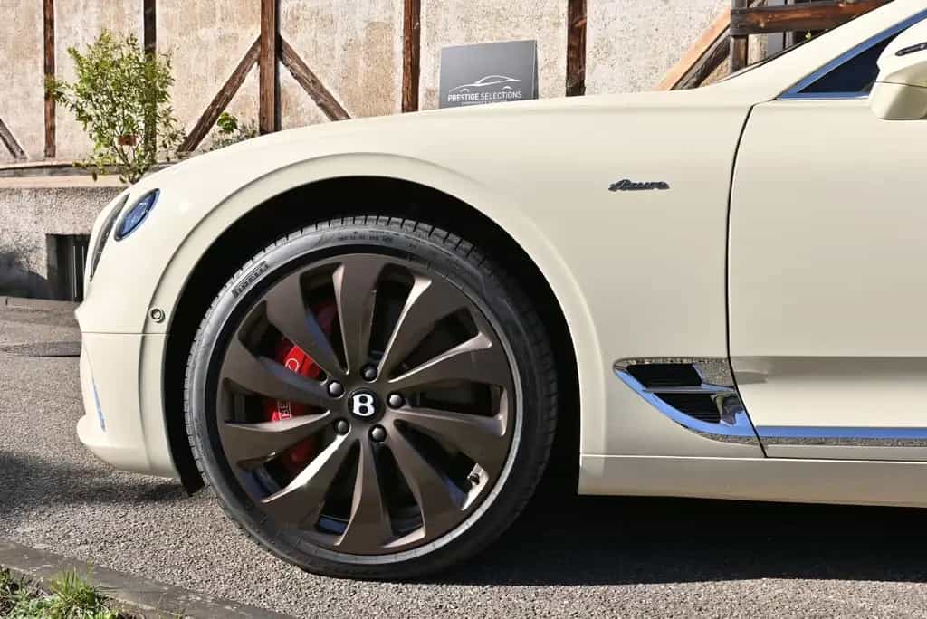 Bentley Continental GTC GTC V8 Azure/Voll!Neuwagen mit TZ!Einzelstück! 06/2024-photo-3
