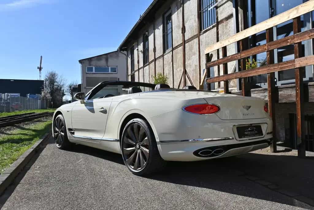 Bentley Continental GTC GTC V8 Azure/Voll!Neuwagen mit TZ!Einzelstück! 06/2024-photo-4