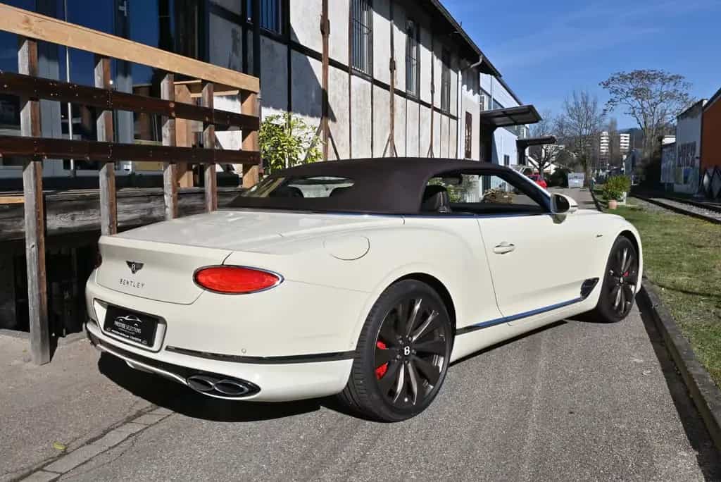Bentley Continental GTC GTC V8 Azure/Voll!Neuwagen mit TZ!Einzelstück! 06/2024-photo-9