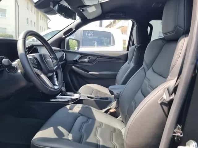 Isuzu D-Max Double Cab 4WD V-CROSS mit AHK Navi LED Me 01/2025-photo-4