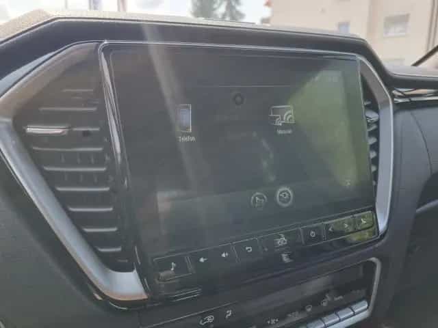 Isuzu D-Max Double Cab 4WD V-CROSS mit AHK Navi LED Me 01/2025-photo-7