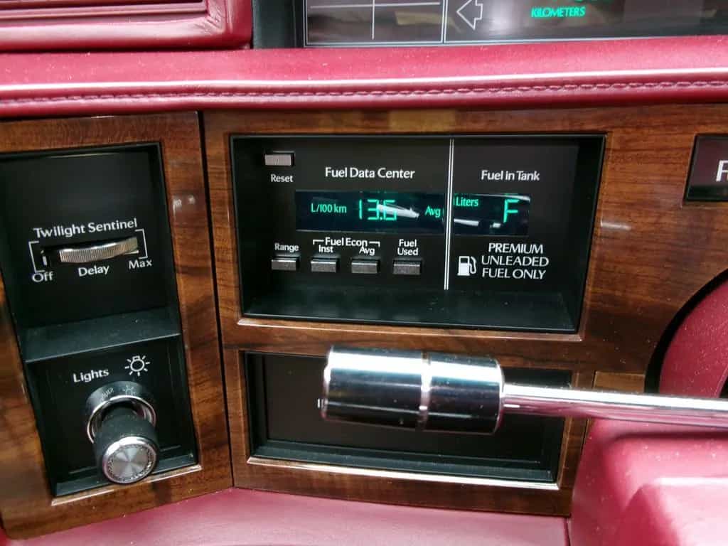 Cadillac Deville 07/1993-photo-10