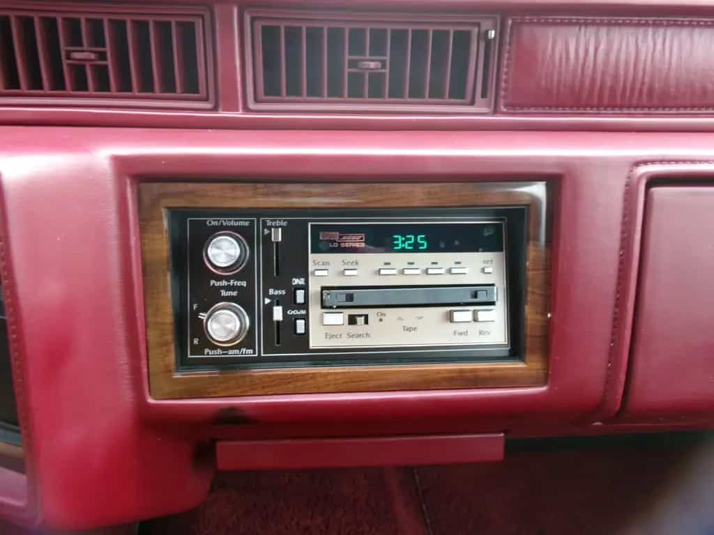 Cadillac Deville 07/1993-photo-11