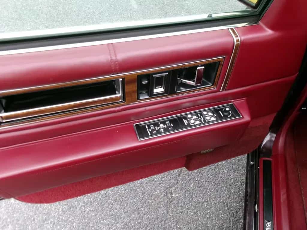 Cadillac Deville 07/1993-photo-13