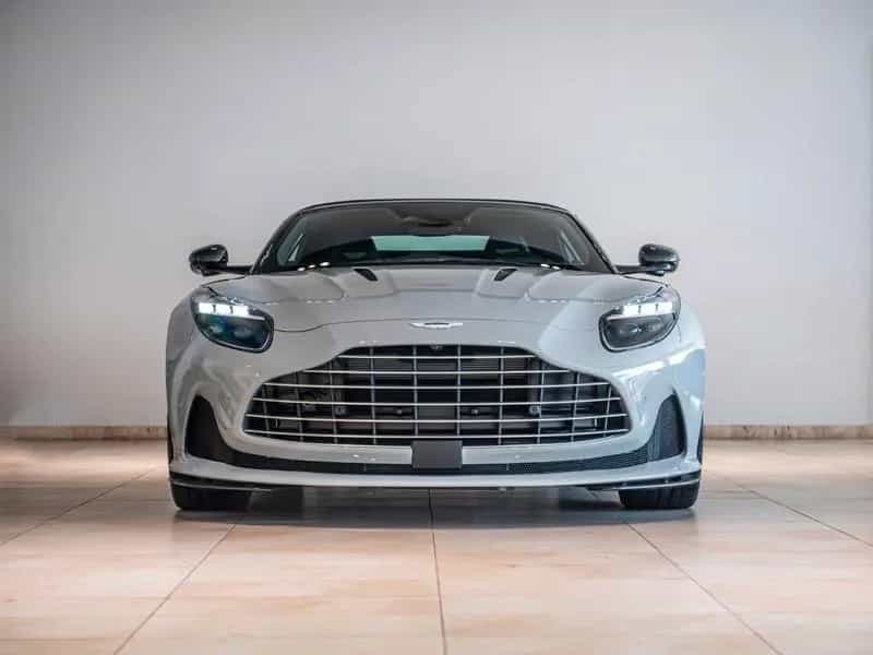 Aston Martin DB12 null-photo-1