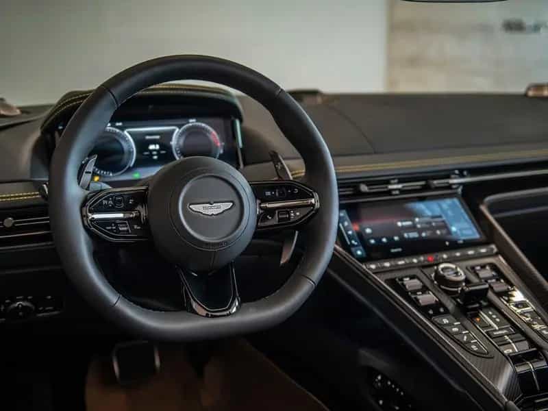 Aston Martin DB12 null-photo-11