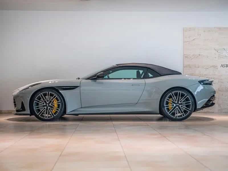 Aston Martin DB12 null-photo-2