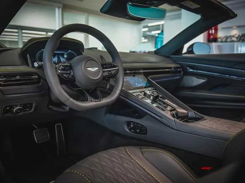 Aston Martin DB12 null-photo-5