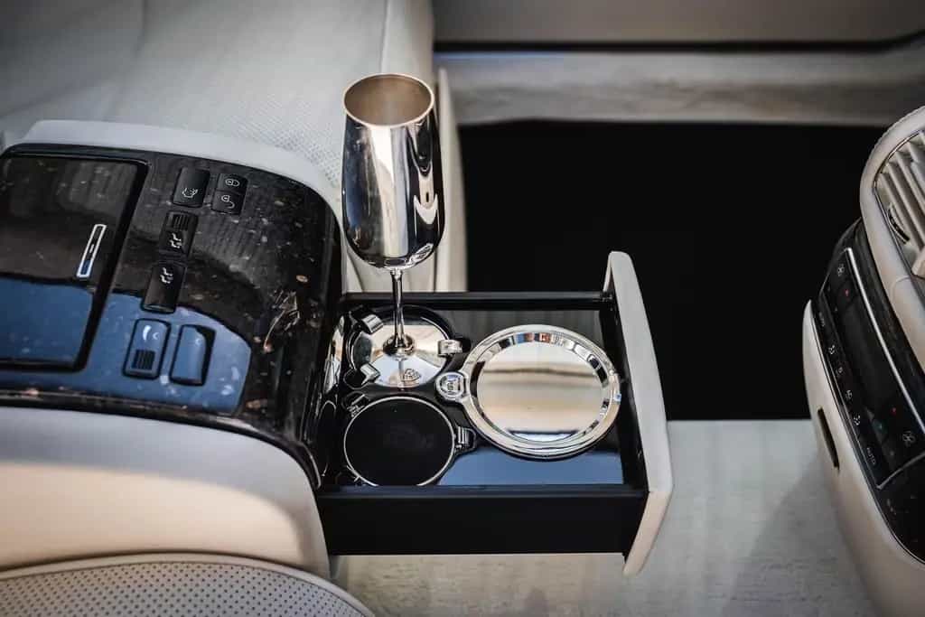 Maybach 62 S LANDAULET ONLY 240 KM - LIKE BRAND NEW CAR 09/2012-photo-16