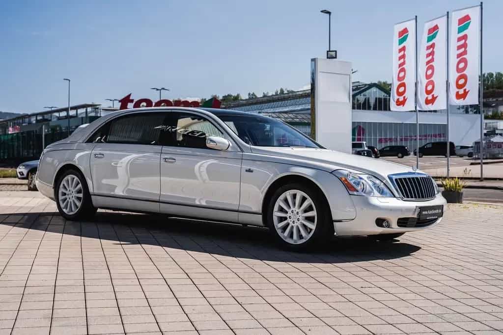 Maybach 62 S LANDAULET ONLY 240 KM - LIKE BRAND NEW CAR 09/2012-photo-3