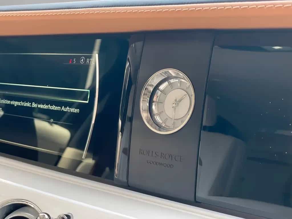 Rolls-Royce Ghost Silver Badge - Tageszulassung 08/2025-photo-23