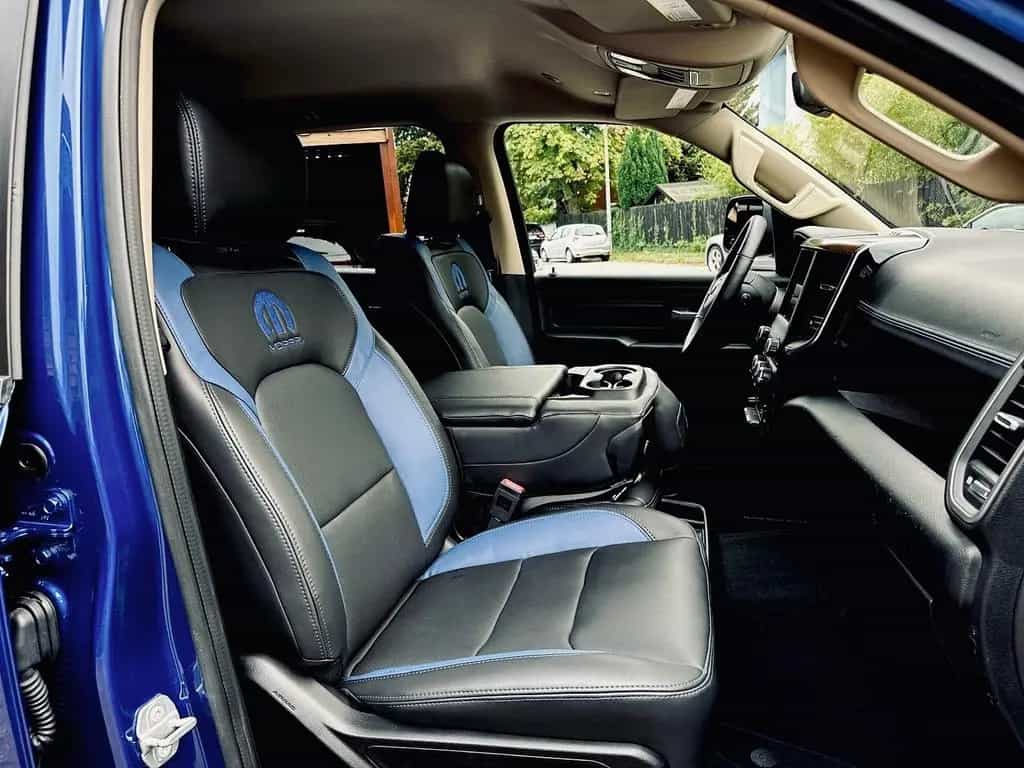 Dodge RAM 5,7L*4X4*OFF-ROAD*BÜGEL*AHK*NAVI*LED*GARANTIE* 07/2019-photo-38